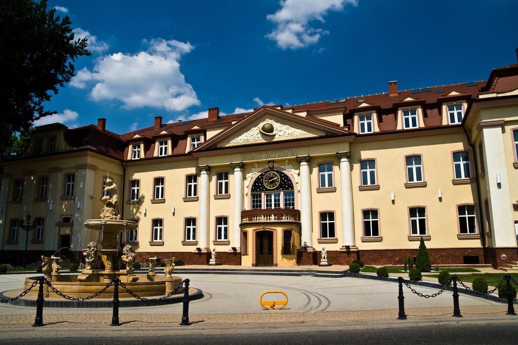 Palac Saturna Czeladz Exterior photo
