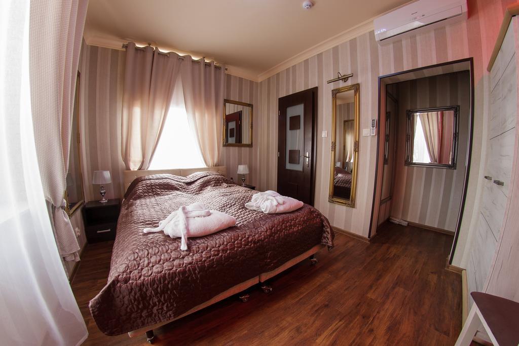 Palac Saturna Czeladz Room photo